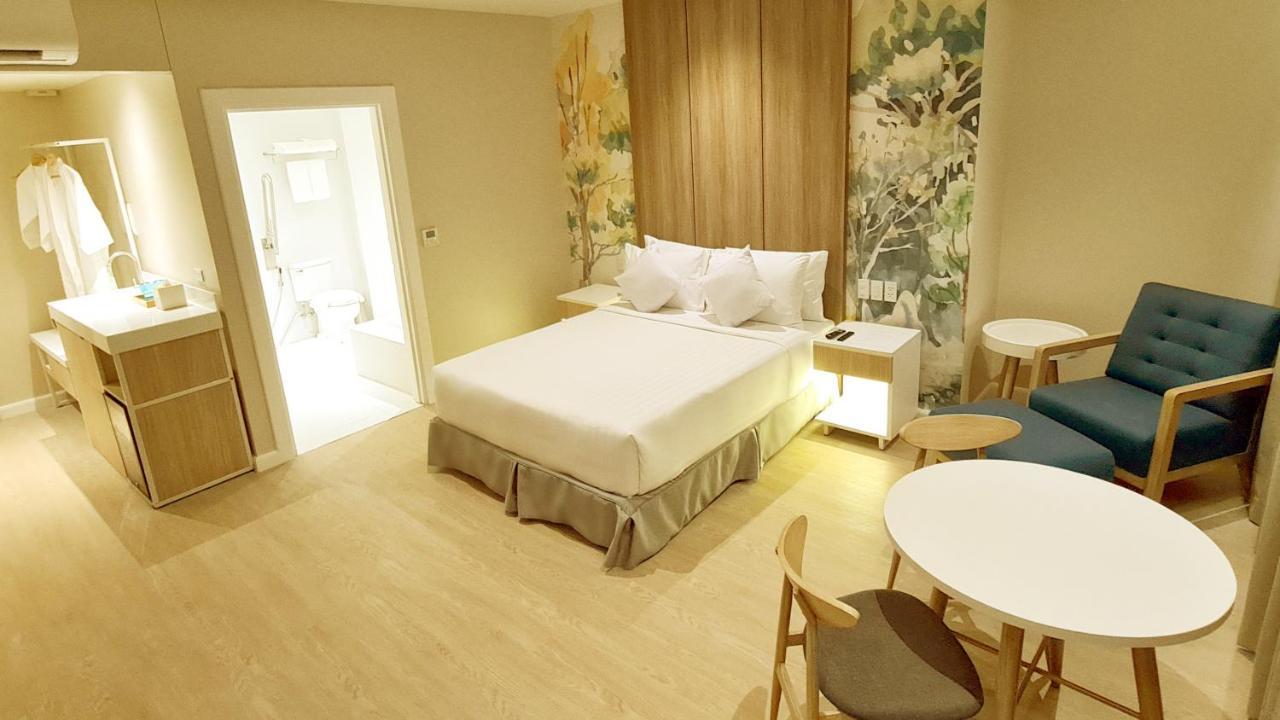 Harolds Quezon 4*