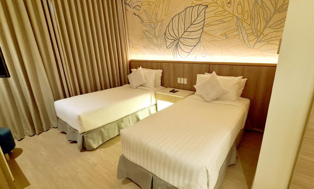 Harolds Quezon 4*